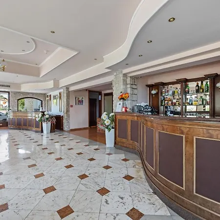 Minerva 3* Μεντουλίν